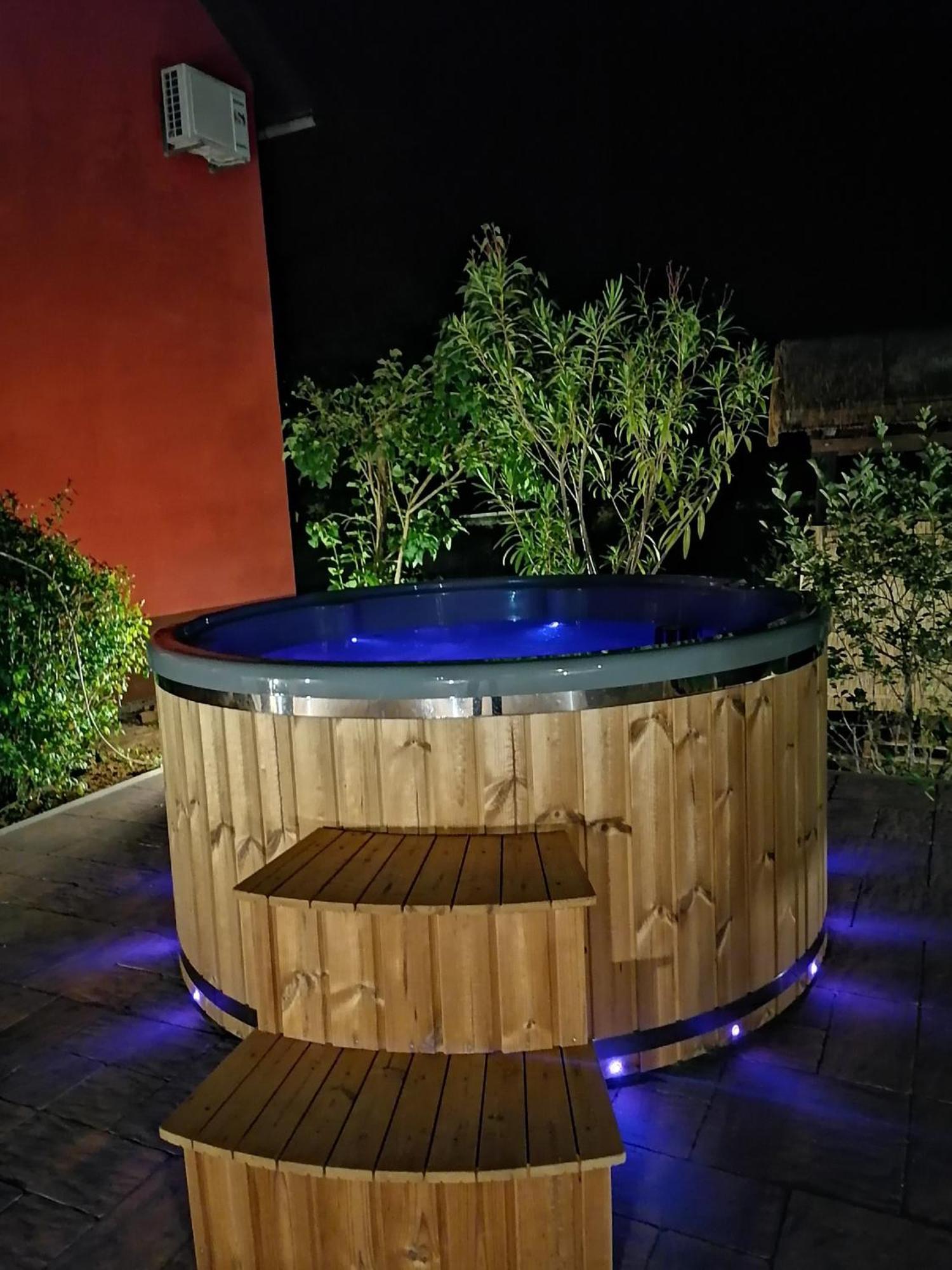 Holiday Home Modric Оточац Экстерьер фото