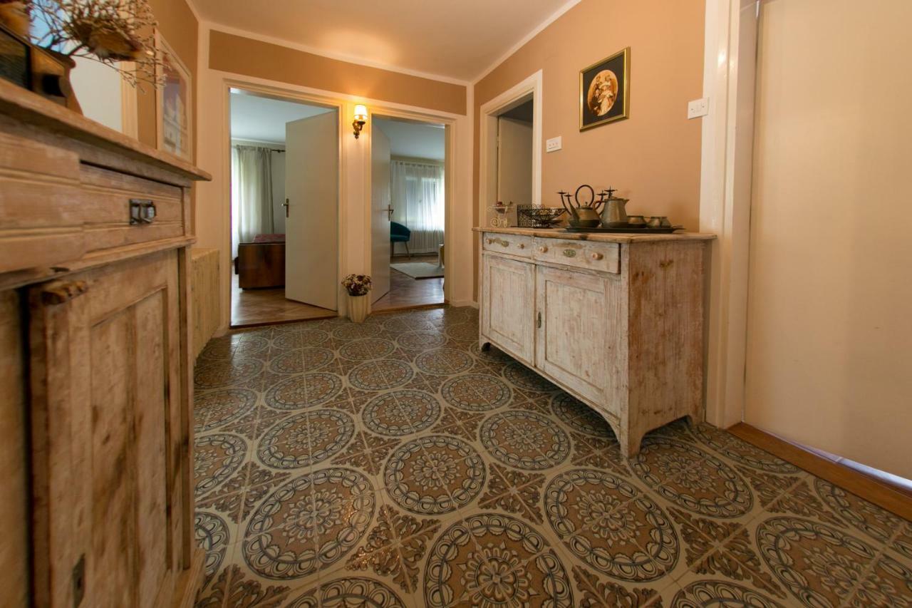 Holiday Home Modric Оточац Экстерьер фото
