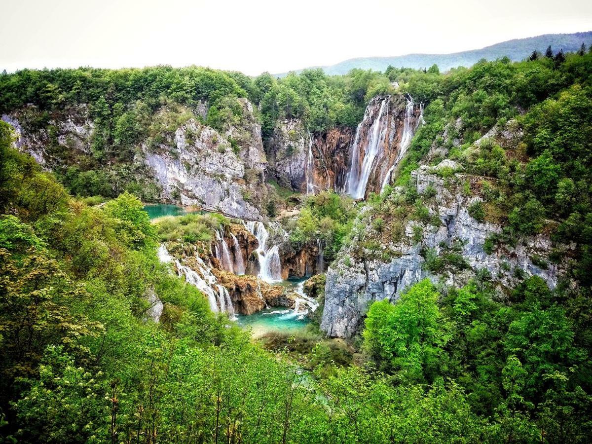 Holiday Home Modric Оточац Экстерьер фото